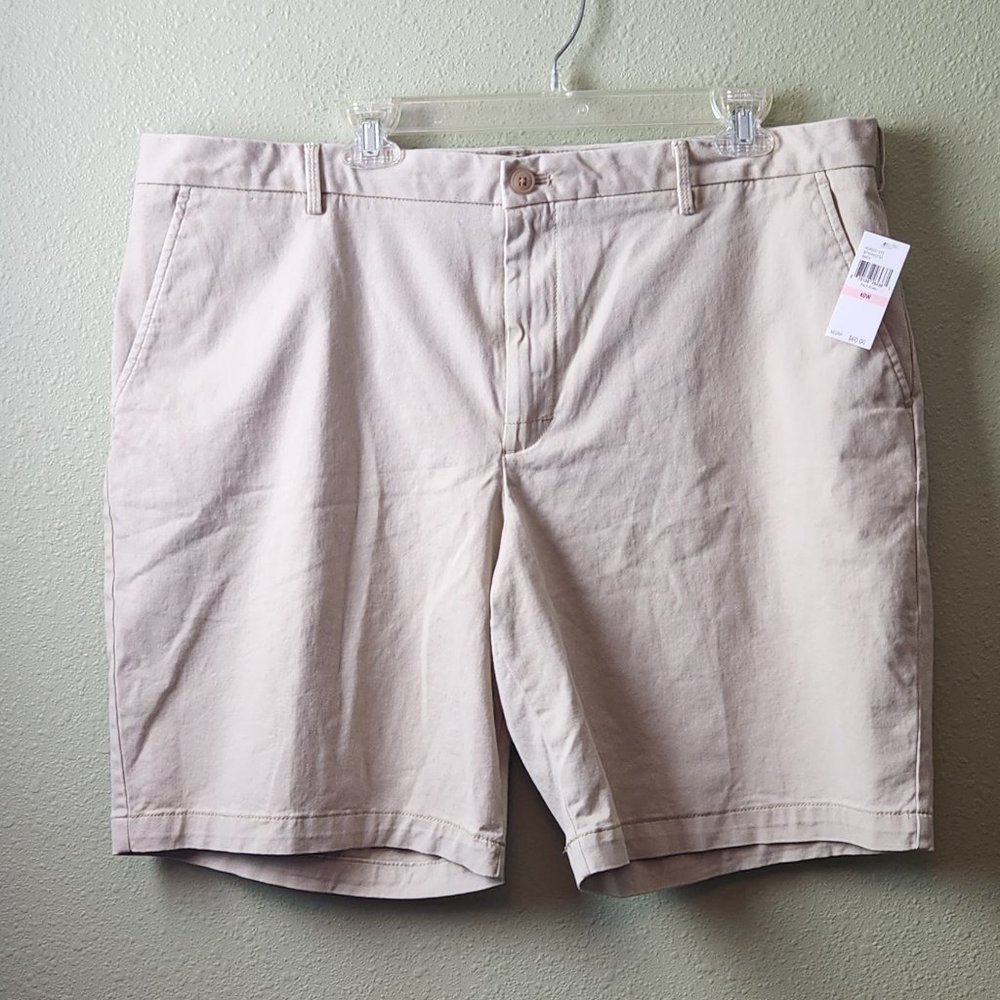NWT - Izod Saltwater Khaki Shorts Mens Size 40